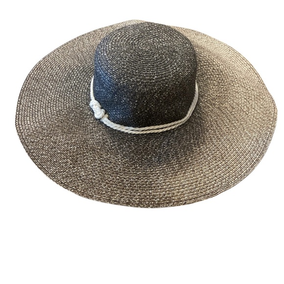 Banana Republic Accessories - Banana Republic Black and Tan Straw Hat